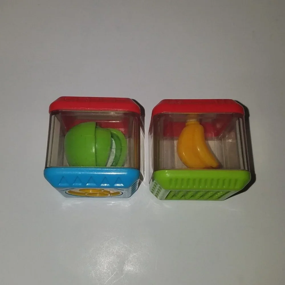 2 Fisher Price Peek-A-Boo Blocks Lot Food Fruit Bananas Green Apple